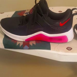 Nike air size 7 hot pink and black